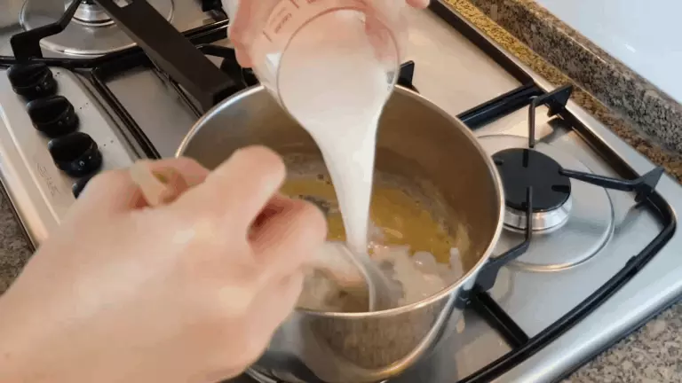 hvordan man laver bechamelsauce