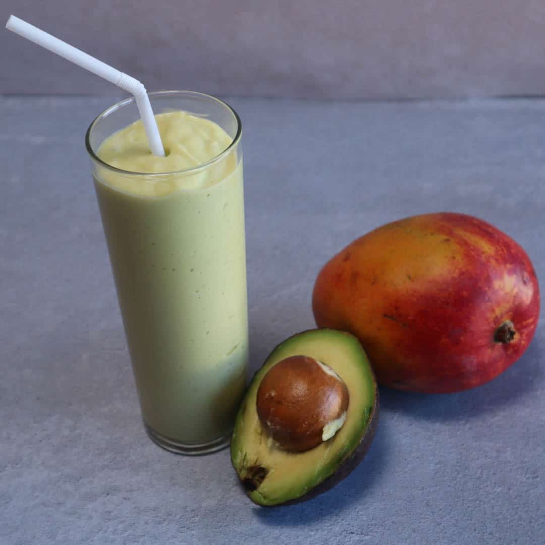 Mango-avocado-smoothie om af te vallen