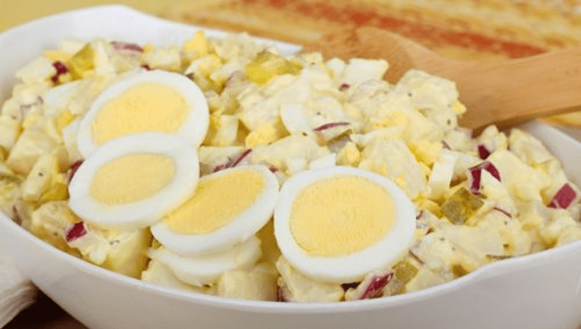 salada de batata com ovo simples