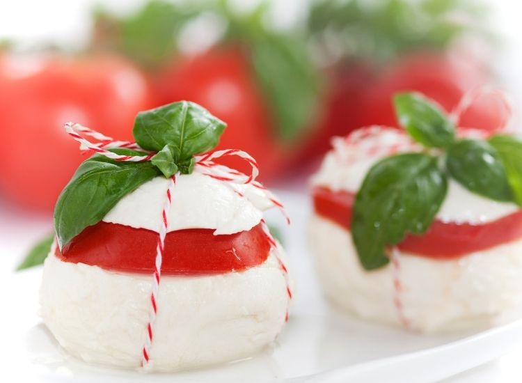 why is mozzarella cheese popular