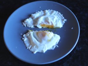 Cómo cocinar huevos en el microondas.