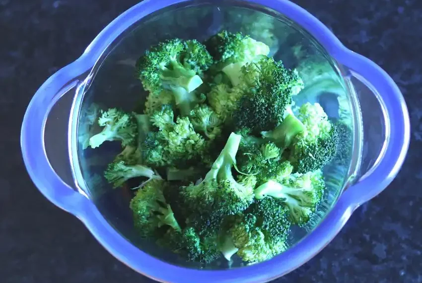 Como fazer brócolis no microondas em apenas 2 minutos