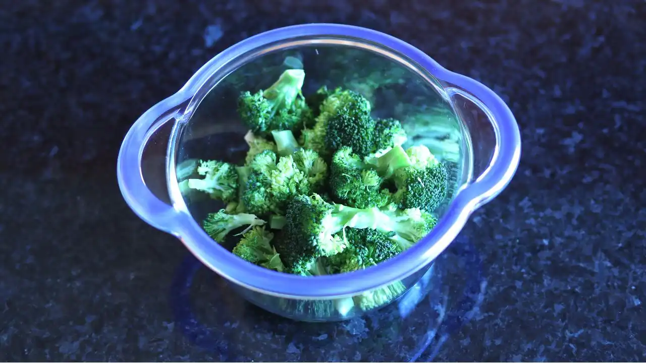 Cómo cocinar brócoli en el microondas