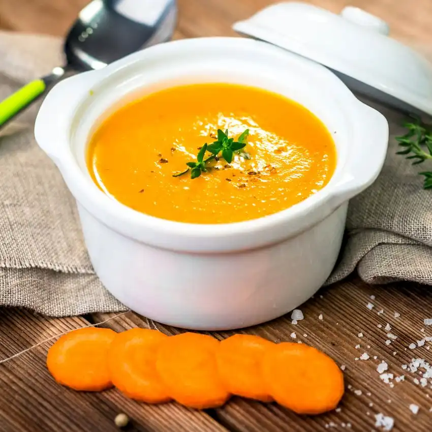Como fazer sopa de cenoura e batata