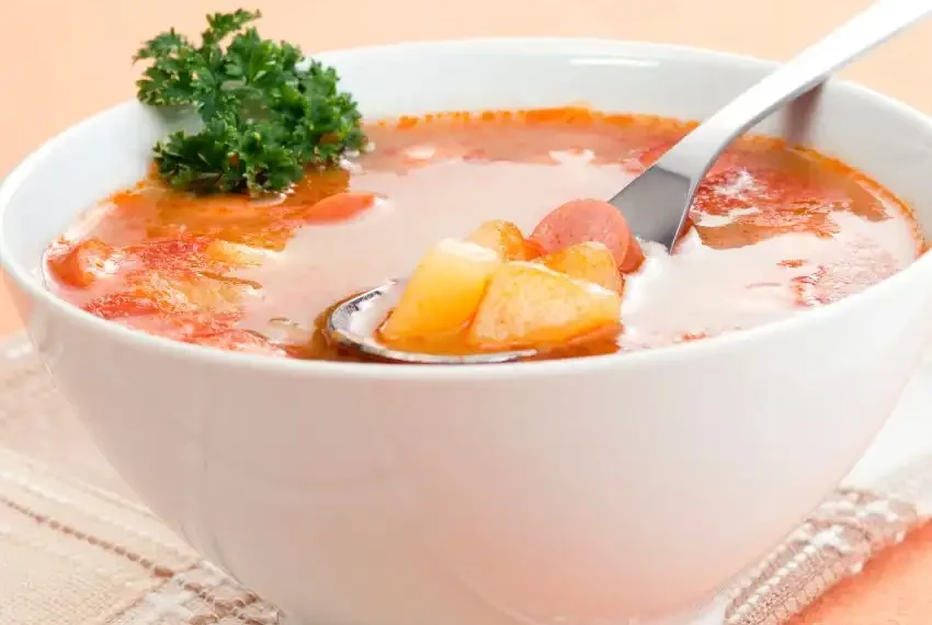 Como fazer sopa de salsicha