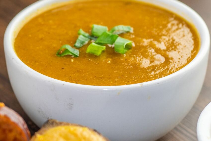 Sopa de fubá com calabresa