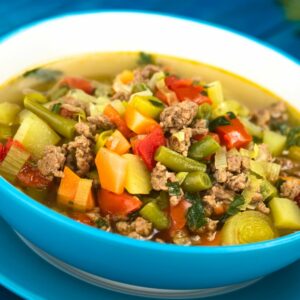 sopa de legumes low carb com carne