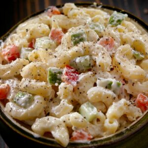 064 pasta salad with mayonnaise