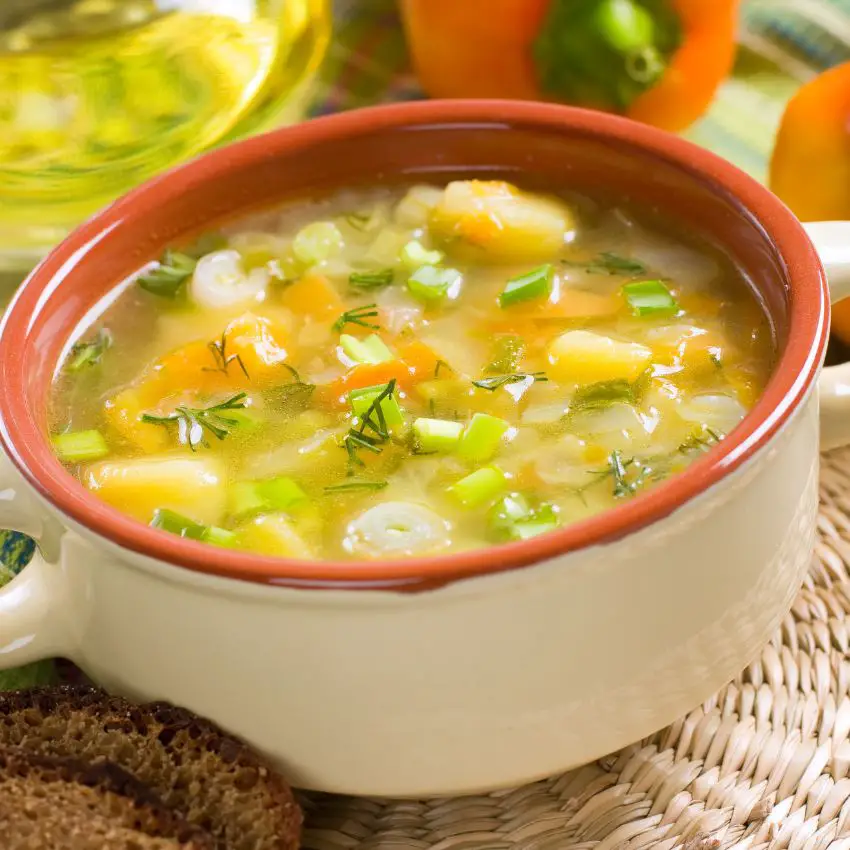 soupe de légumes à faible teneur en glucides 2