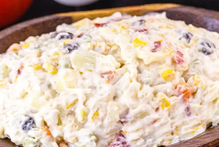 Salada com frango defumado