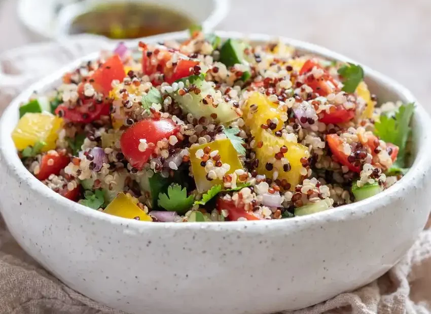 Quinoa salad with tuna