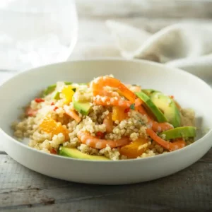 Salada de quinoa com camarão